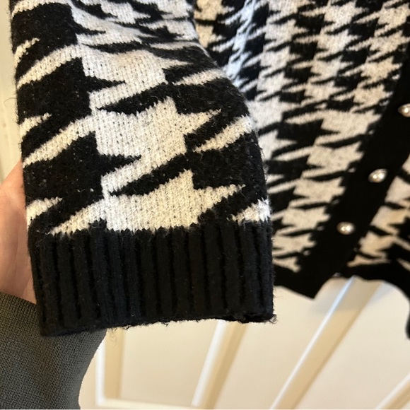 TALBOTS | Houndstooth Jacquard Cardigan Petite - Picture 7 of 11